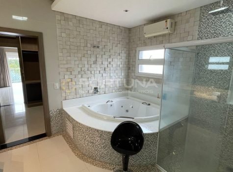 8c49dd28-f27c-4ae2-948b-f7c221b359a8