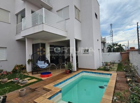 fe92b33f-2a03-4a05-a693-6a6690c1921e